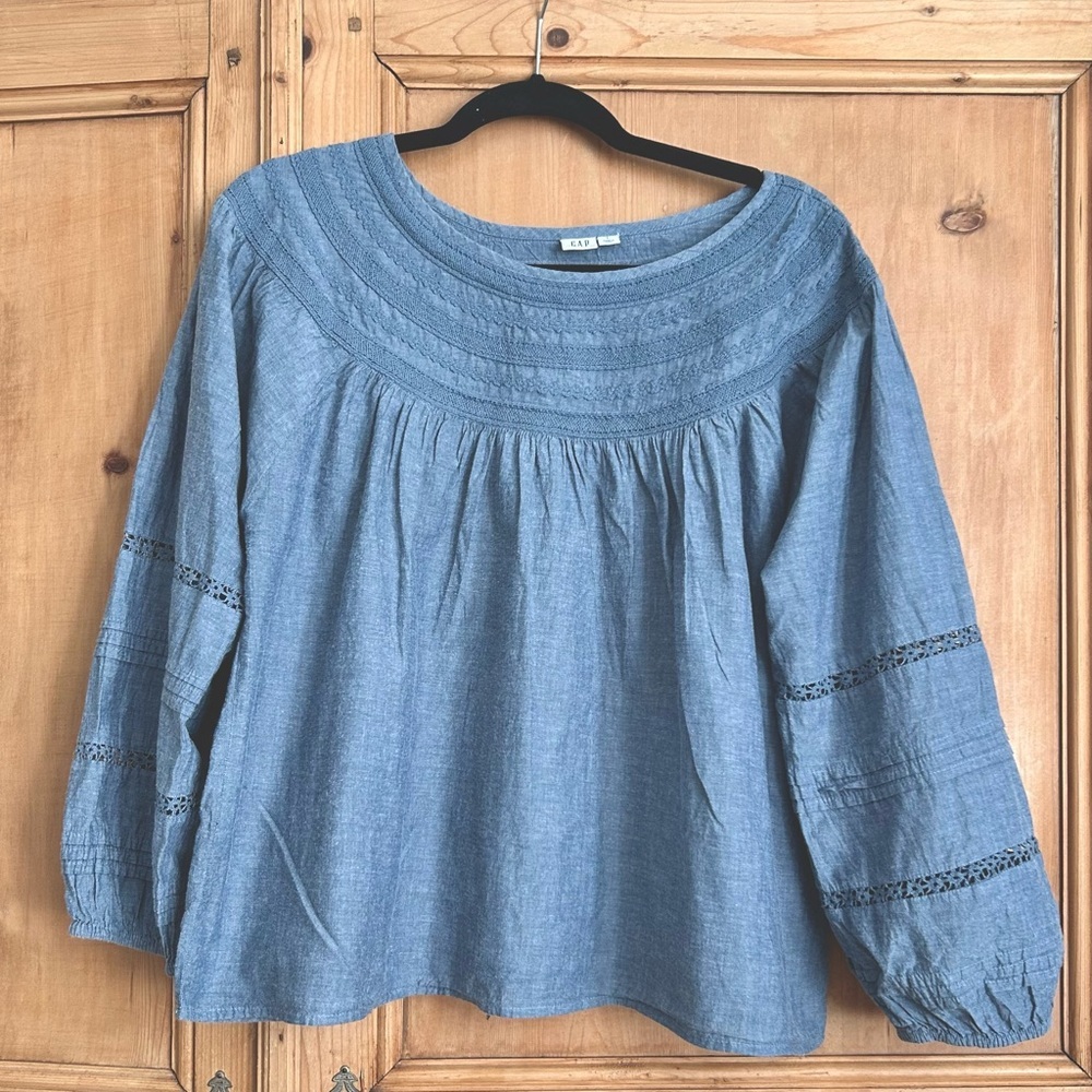 GAP Women’s Light Blue Cotton Chambray Embroidered Bohemian Blouse Sz L - Picture 2 of 7